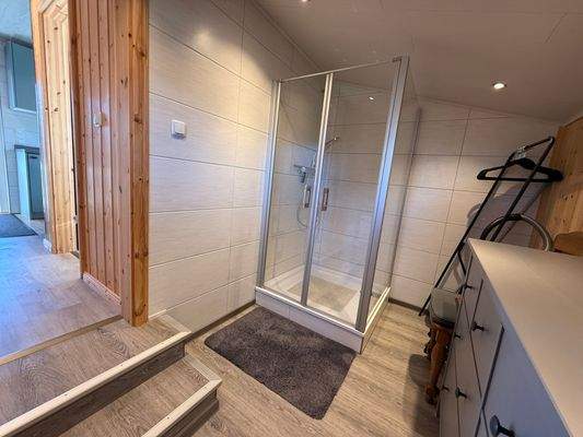 Duschbad mit Kabine