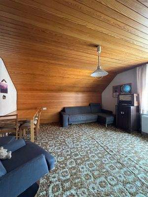 Das Wohnzimmer im DG