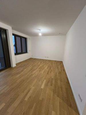 20241006_205758382_iOS