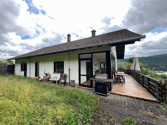 Rückansicht mit Balkon