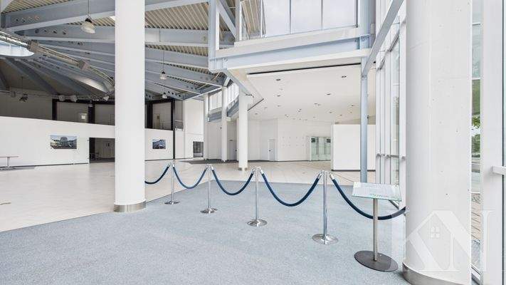 Eingangsbereich Halle