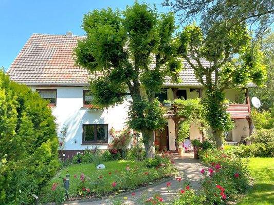 Gartenansicht des Wohnhauses