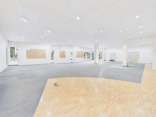 Ladelokal mit ca. 16,8 m Schaufensterfront