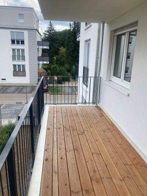 Balkon Strassenansicht 1.jpg