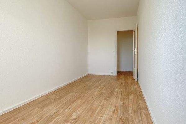 Muster Kinderzimmer_Blick zur Tür