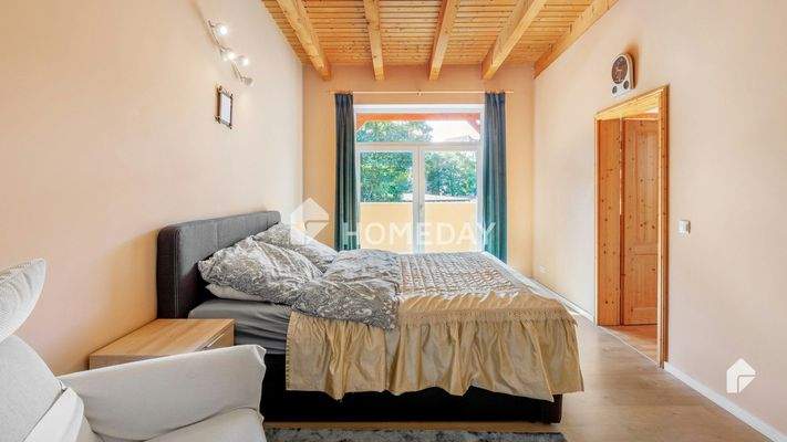 1. OG Schlafzimmer 1 2