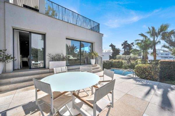 Terrace in apartment in Portals Nous 2