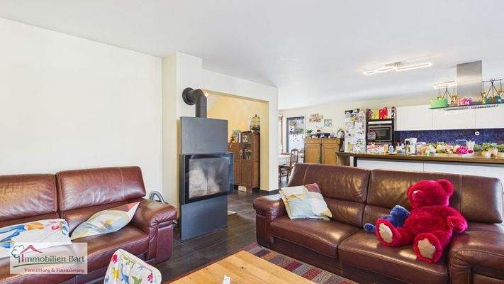 Wohnzimmer mit Kaminofen 