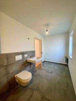 Bad mit Waschmaschinenanschluss rechts