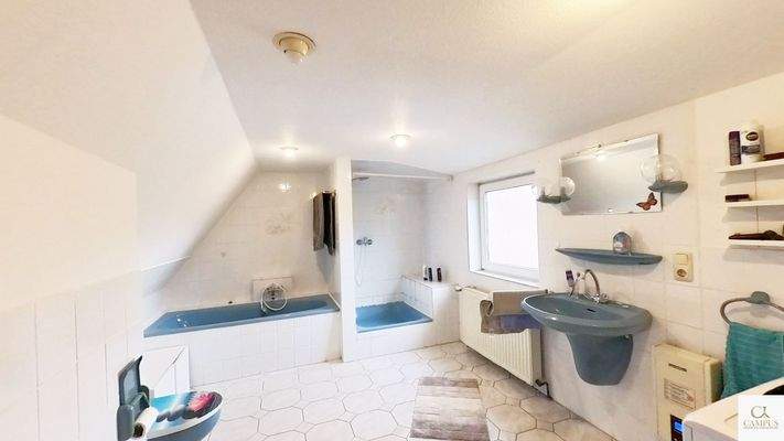 Haus 2 Badezimmer DG