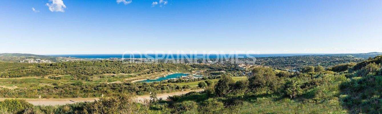 Panoramic Sea and Golf-View Land in Sotogrande Cádiz