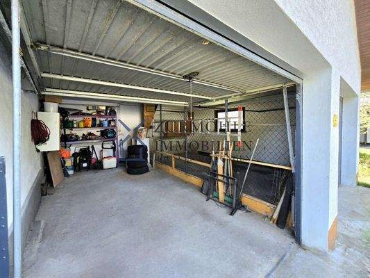 Große Doppelgarage