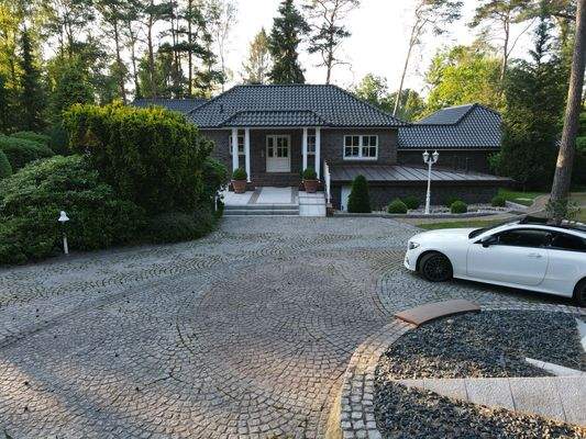 2 Villa Eingang.jpeg