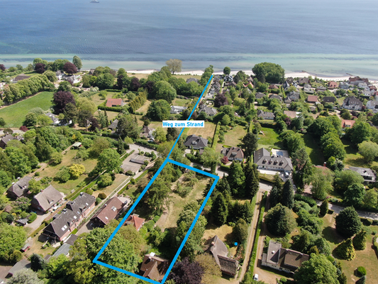 Großes Grundstück in Strandnähe