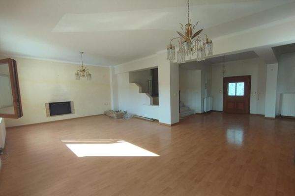 Kreta, Stalos: 2 unabhängige Wohnungen in Strandnähe zu verkaufen