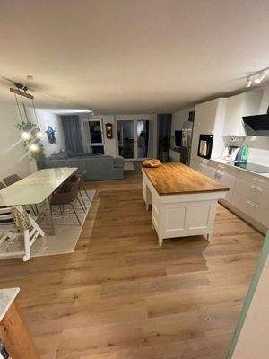 Wohn/Essbereich mit offener Küche