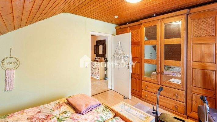 1. OG Schlafzimmer 2