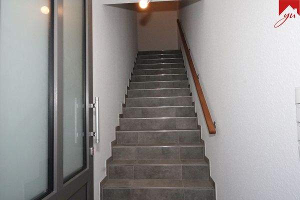 eigener Eingang bzw. Treppenaufgang 