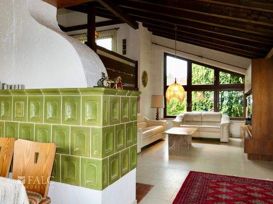 OG1: Kachelofen im Wohnbereich