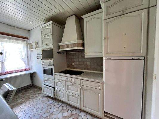 Küche mit Speisekammer (2)