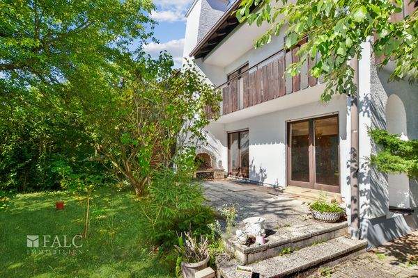 Terrasse mit Außenkamin