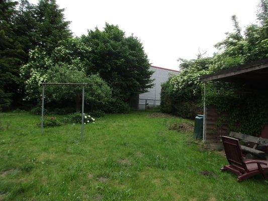 Garten mit Zufahrt.JPG