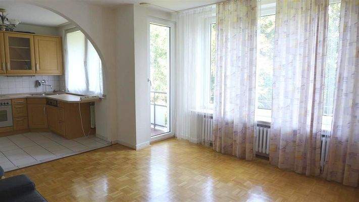 Wohnzimmmer mit Küche