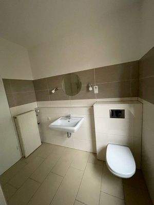 WC und Waschtisch EG