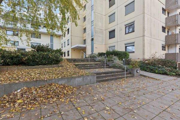 Straßenansicht Hauseingang