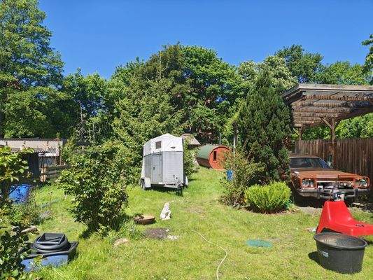 8986KC-25 liebevoll angelegtes Grundstück