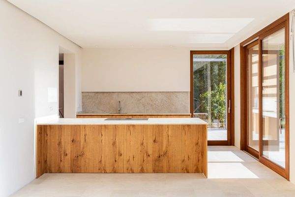 Moderne Villa mit Blick auf den Golfplatz zu verkaufen in Pollensa, Mallorca