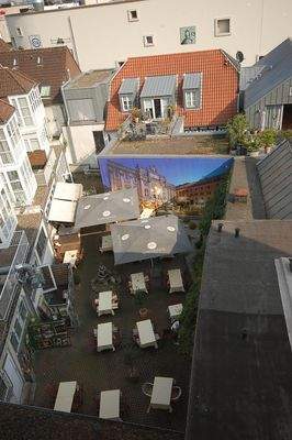 Nachbarn gepfl. Hinterhof