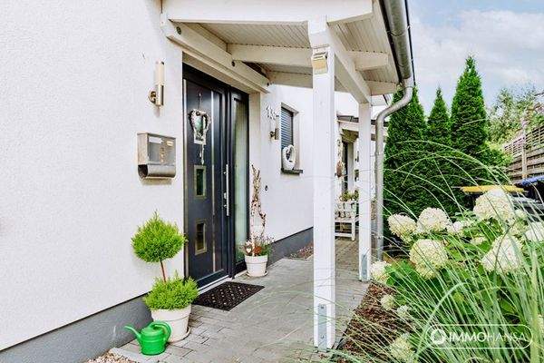 Vorgarten/ Hauseingang 