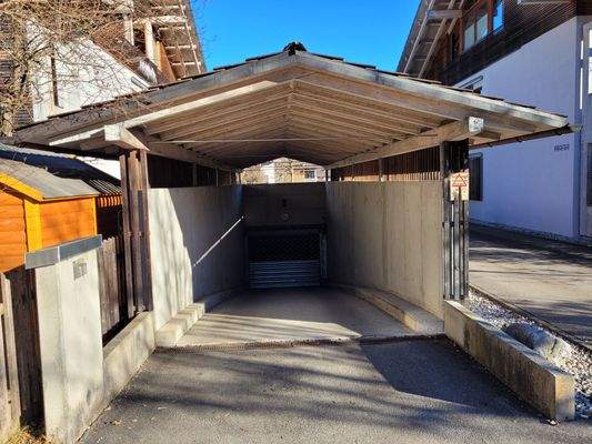 TG Einfahrt - schön gerade