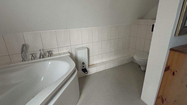 Badezimmer im Dachgeschoss