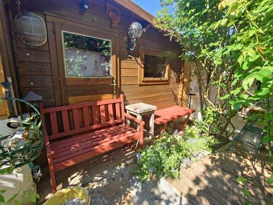 Oase der Ruhe vor dem Haus