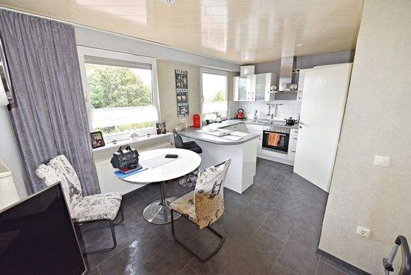 Küche mit Essplatz im Dachgeschoss