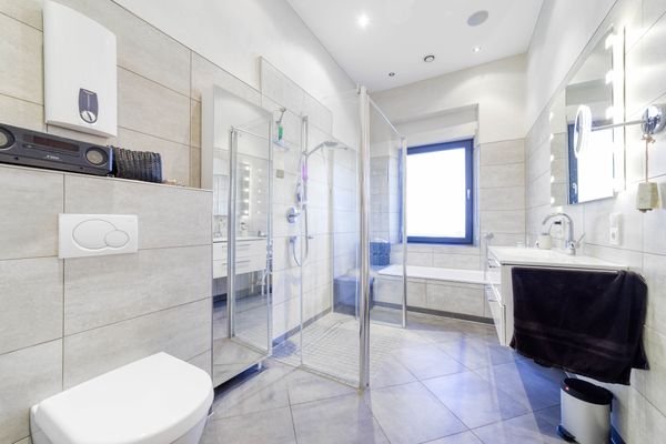 Badezimmer 1.OG