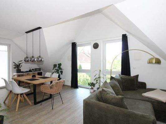 Wohn- und Essbereich weitere Perspektive DG