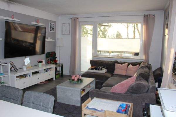 Wohnzimmer mit Balkon