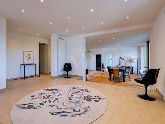 Küche mit Blick ins offene Wohnen