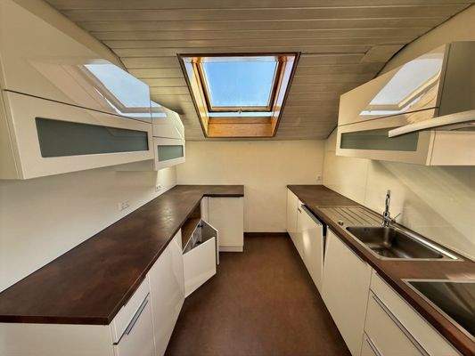 Moderne Einbauküche - 2021 erneuert