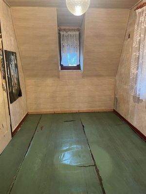 OG: Zimmer an Treppenhaus