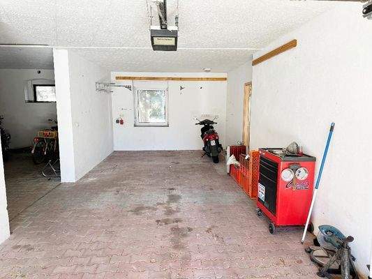 Erdgeschoss Garage