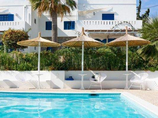 Kreta, Chersonisou: Hotel im Kykladenstil mit 13 Apartments, Pool, Garten und Café / Bar zu verkaufen