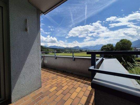 Seitl. Balkon mit Au