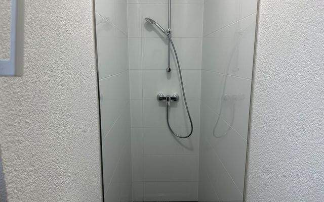 2 Wohnen auf Zeit in Stuttgart Obertürkheim Wohnung 2.jpeg