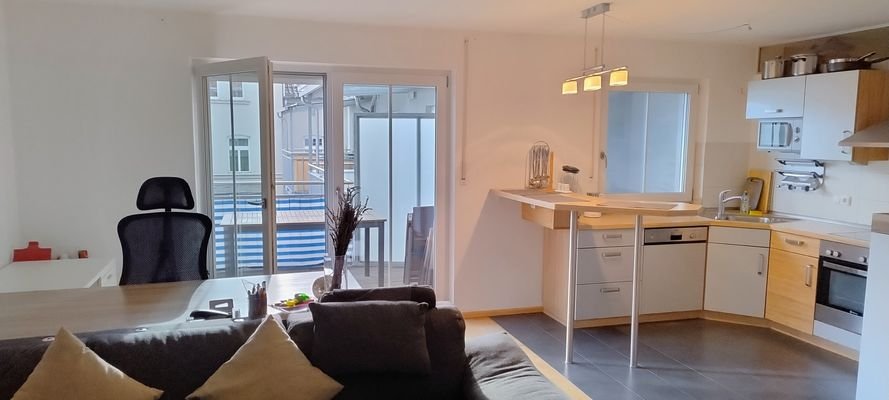 Wohnraum+Küche+Balkon.jpg