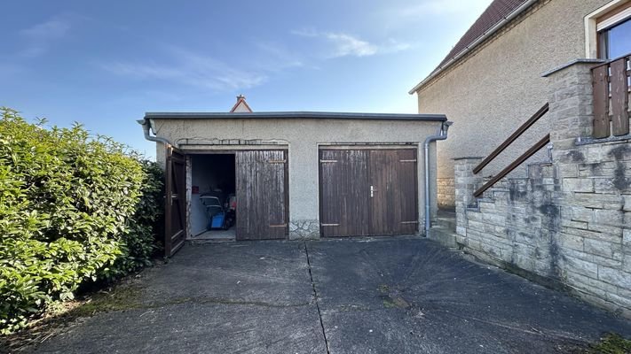 Große Doppelgarage