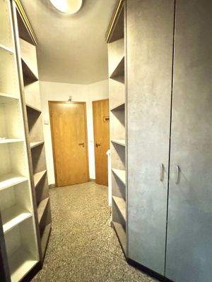 Flur Zugang Technikraum, Badezimmer